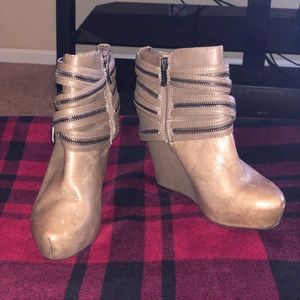 BCBGeneration Booties Sz.8 1/2 M